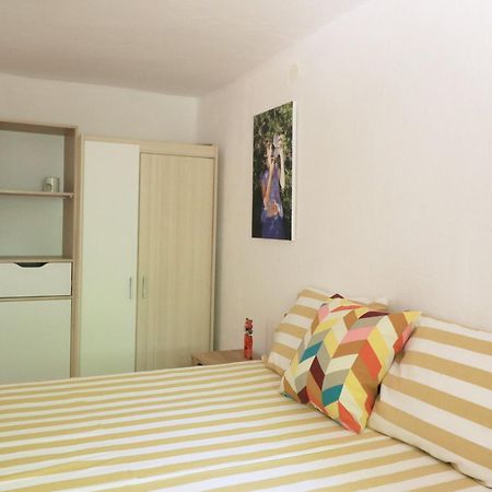 Apartments-Estate Under The Paintbrush Вис Екстериор снимка
